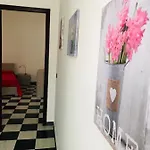 Laura's House * كالياري