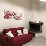 Laura's House * كالياري