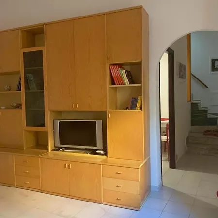 Laura's House *