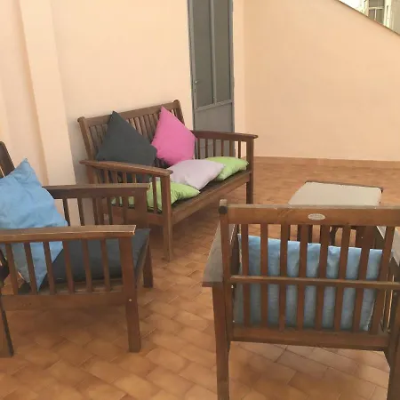 Laura's House Апартаменты *