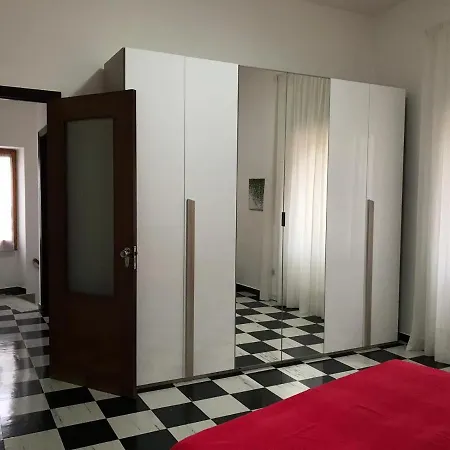 Апартаменты Laura's House *